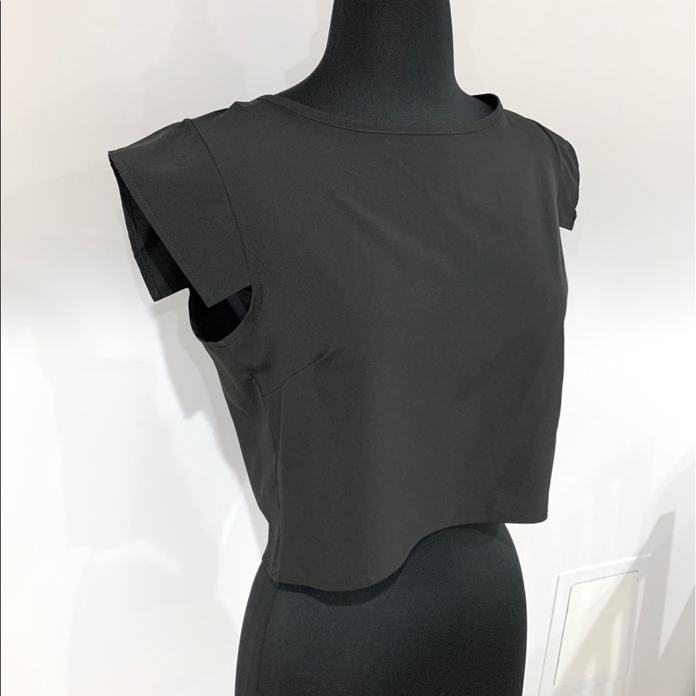B JEWEL Back Zip Crop Top